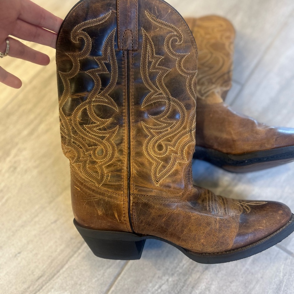 Laredo Tan Western Boots with Embroidery